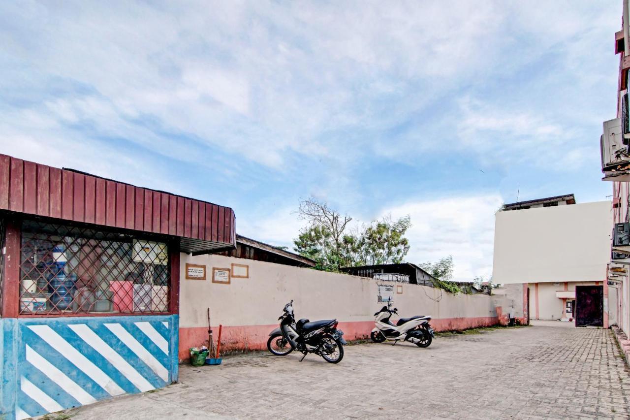 Oyo 90697 Hotel Wisata Dumai Esterno foto