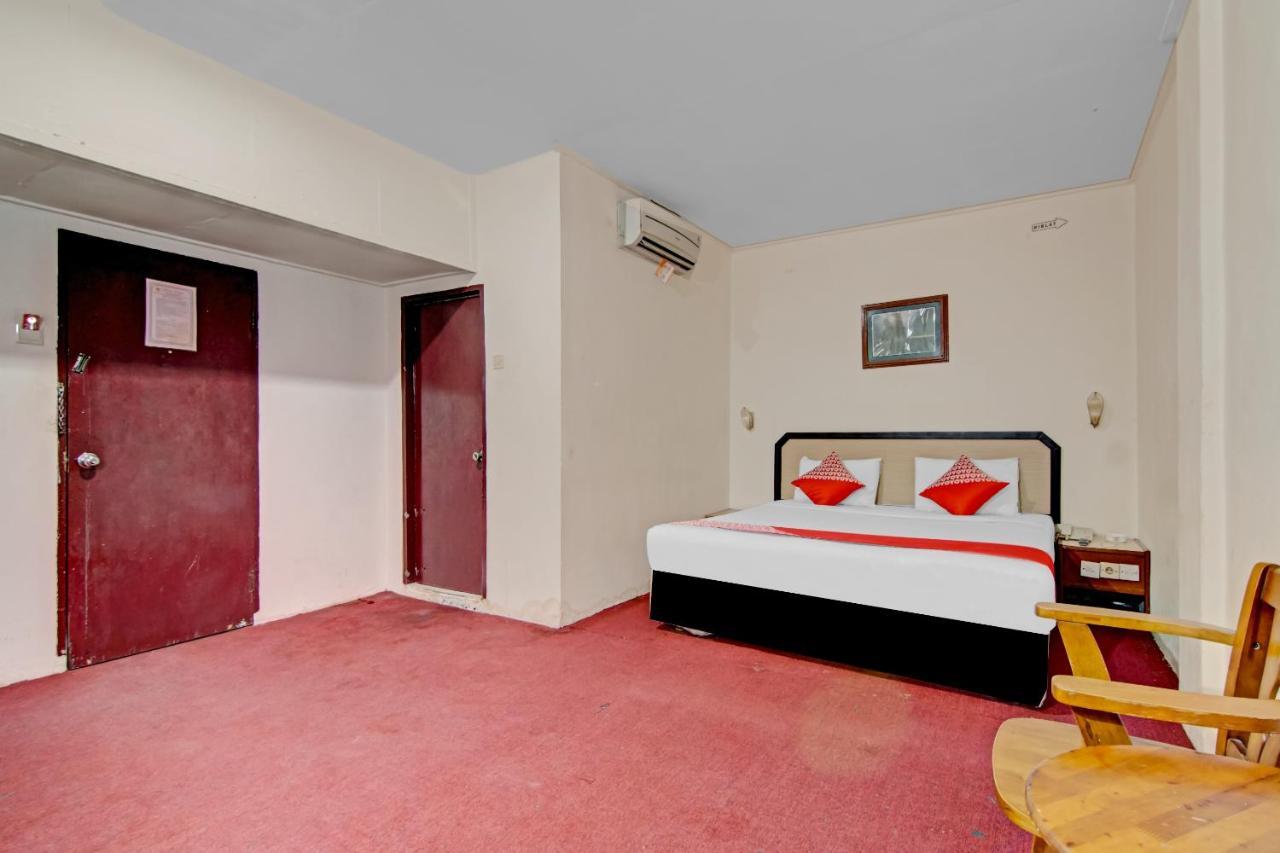 Oyo 90697 Hotel Wisata Dumai Esterno foto