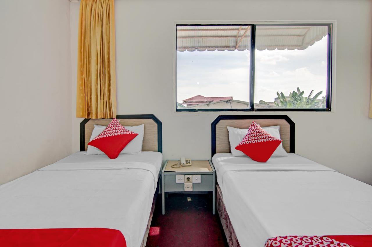 Oyo 90697 Hotel Wisata Dumai Esterno foto