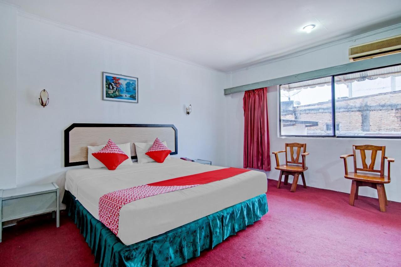 Oyo 90697 Hotel Wisata Dumai Esterno foto
