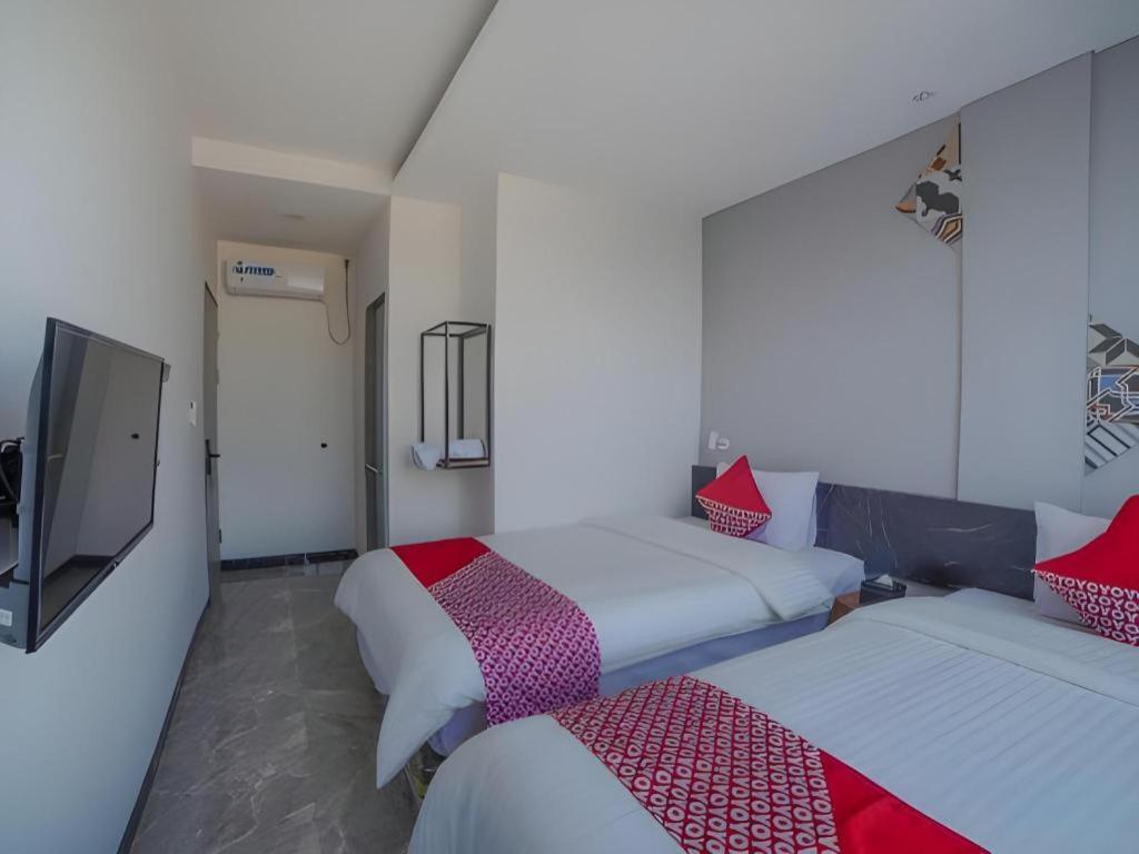 Oyo 90697 Hotel Wisata Dumai Esterno foto